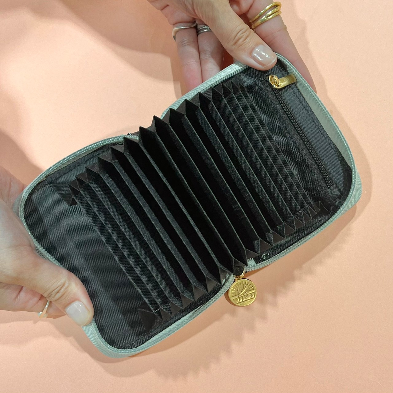 ツバメノートカードケースの内側画像