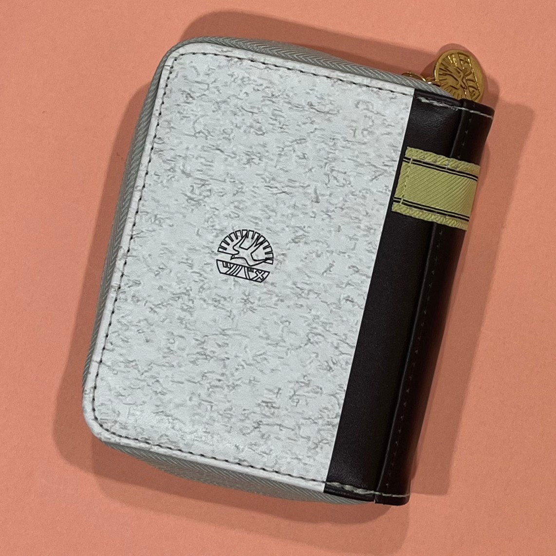 ツバメノートカードケースの後面画像