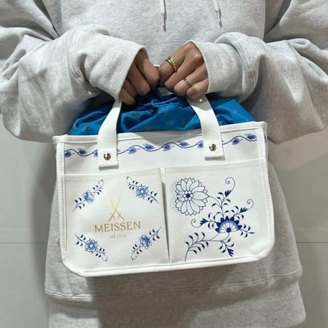 MEISSEN マルチ収納バッグを持った女性