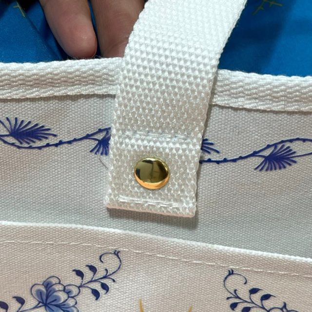 MEISSEN マルチ収納バッグのゴールドスタッズ