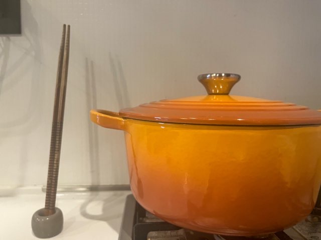 無印良品の歯ブラシスタンドを菜箸立てとして使っている