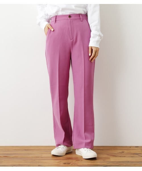 RODEO CROWNS WIDE BOWLのピンクの「スプリングカラーパンツ」の着用画像