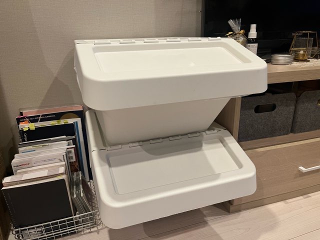 IKEAの分別ゴミ箱ソルテーラを部屋に配置している