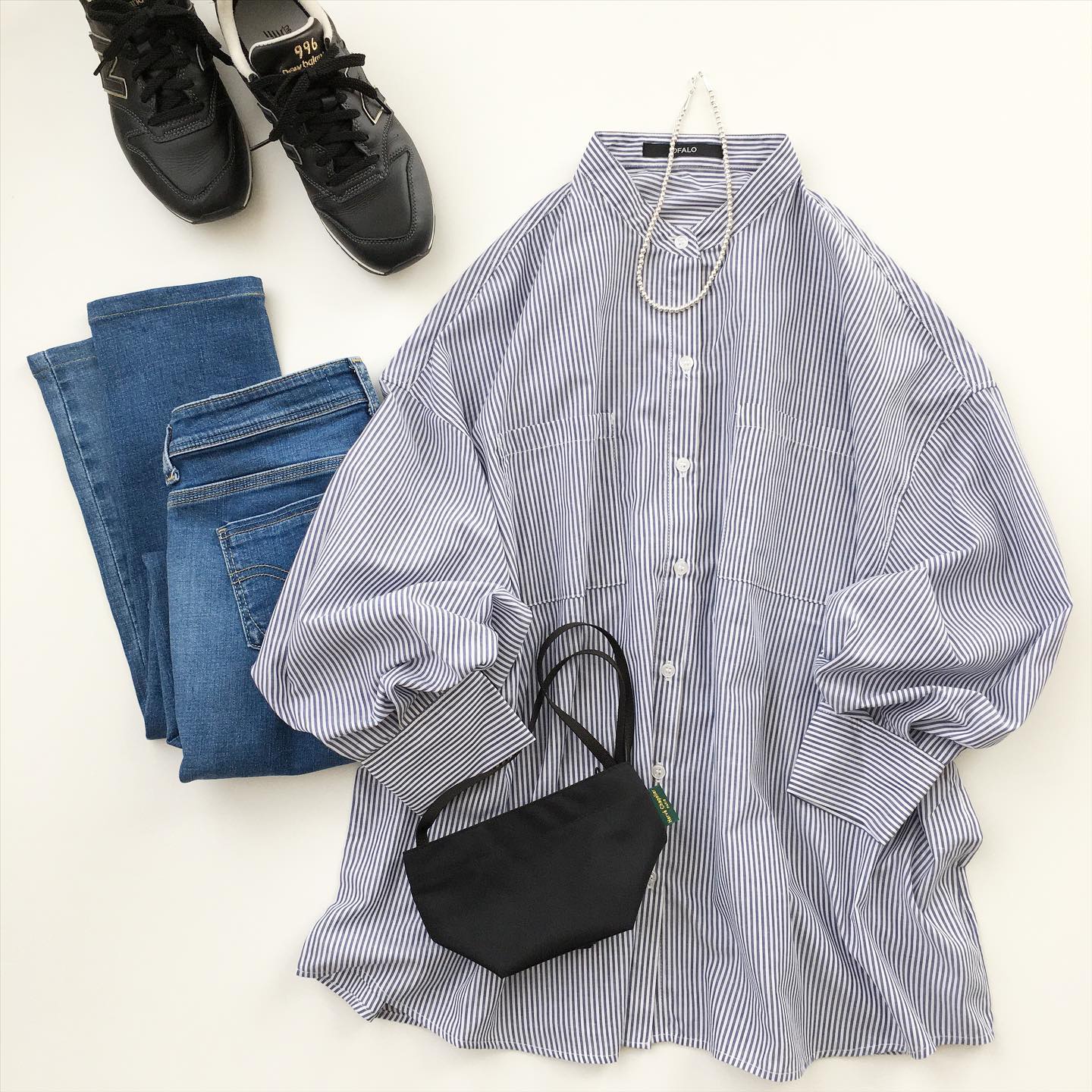 ポケ付きビックシャツの置き画像