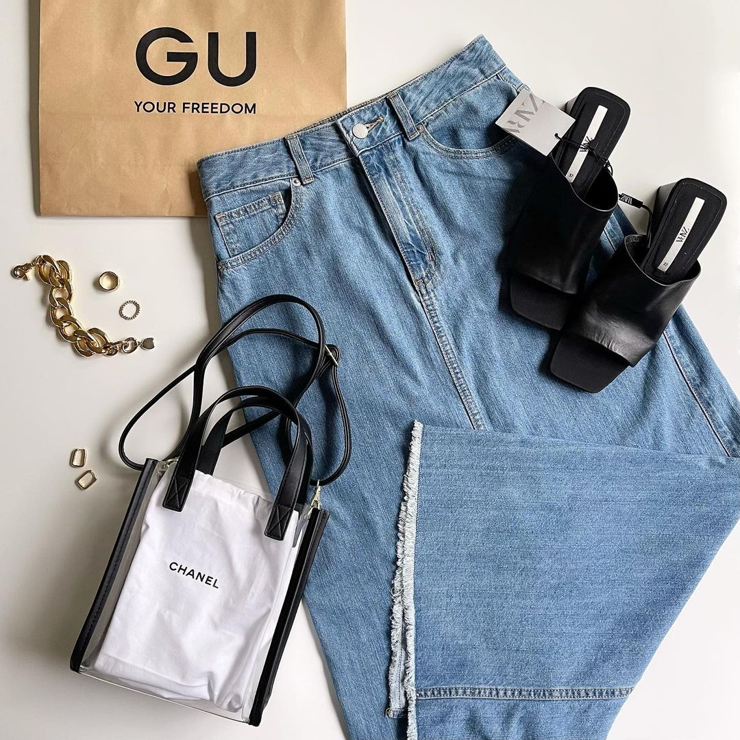 デニムスリットナローロングスカートの置き画像