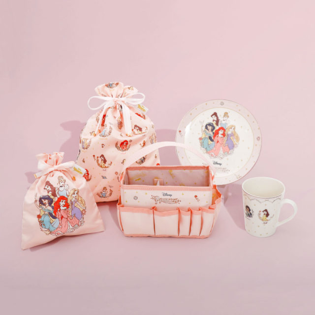 プリンセス全員がデザインされたオンライン限定グッズ