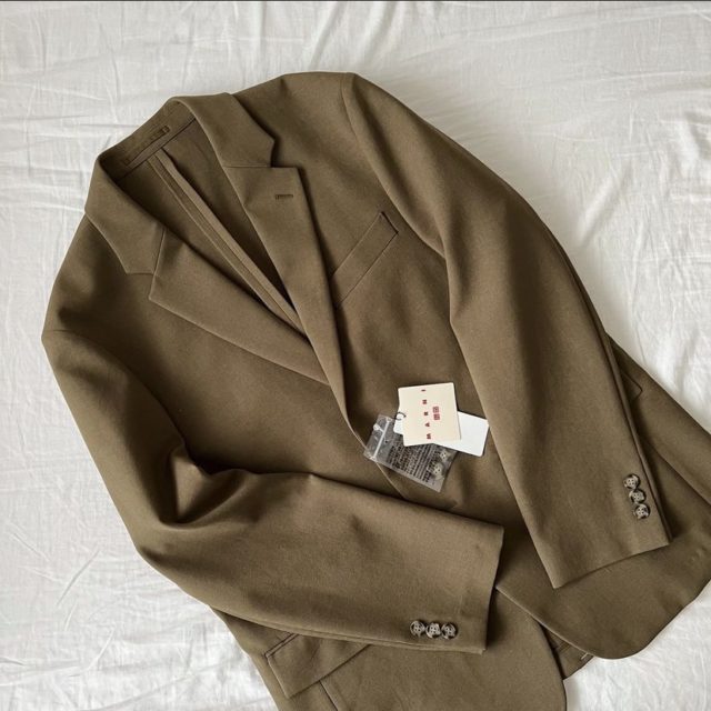 テーラードジャケットの物撮り