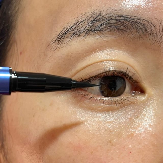 テクニックいらずでブレずに描けるアイライナー