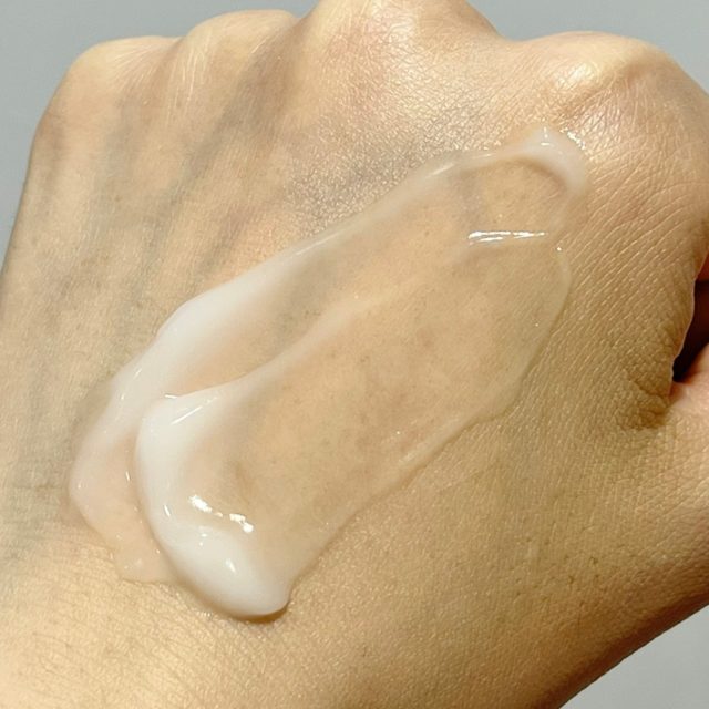 ぷるんとジェルがひんやり気持ち良いドクターシーラボアクアコラーゲンゲル