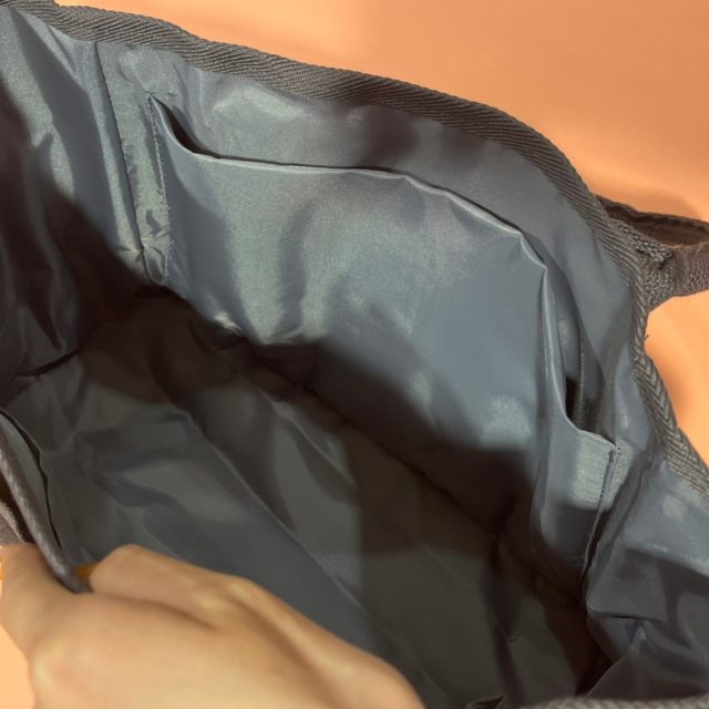 バッグ内側の大きなポケット