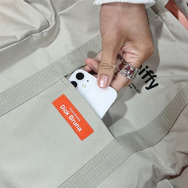 フロントポケット