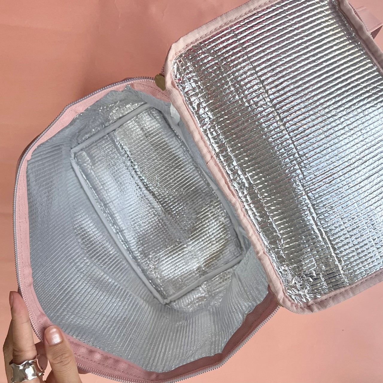 保冷保温ショルダーバッグの内側画像