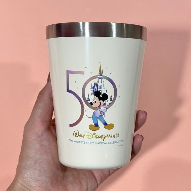ミッキーデザインのタンブラーの物撮り