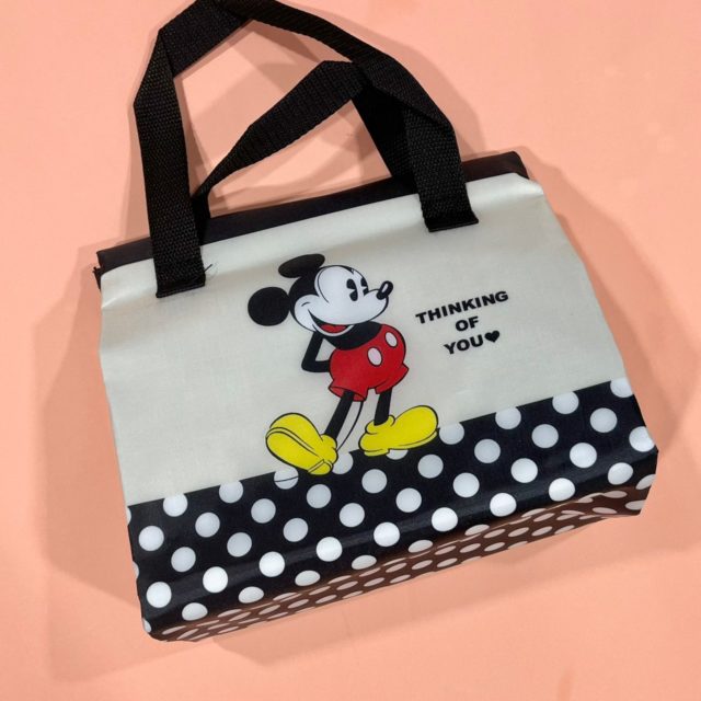 保冷バッグのミッキーの面