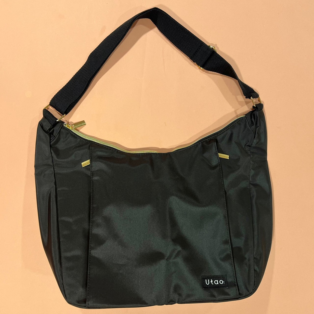 撥水・軽量ショルダーバッグの画像