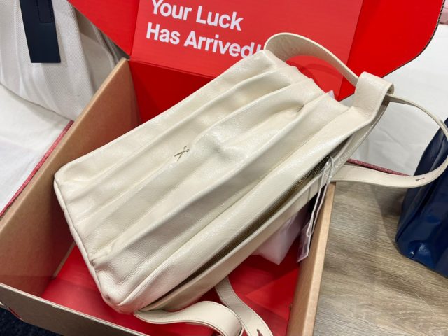 レザーバッグベージュ