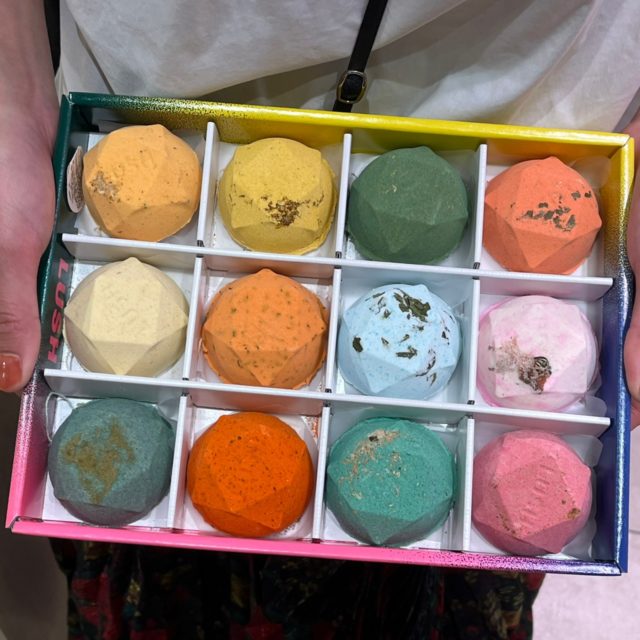 LUSH 四季の一服 12種セットの中身とは？