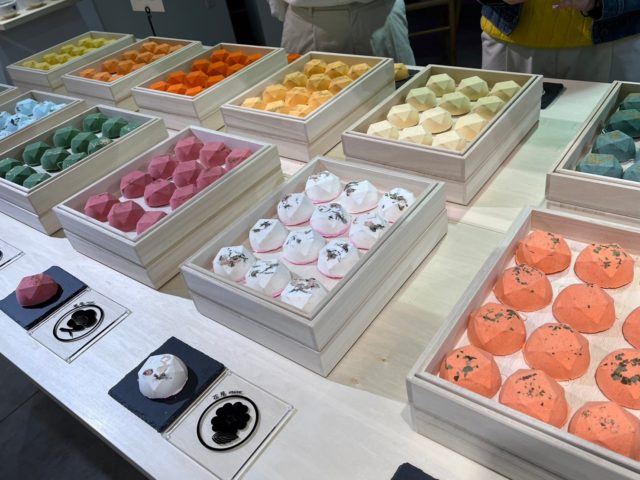 フォトジェニックに並ぶバスボム