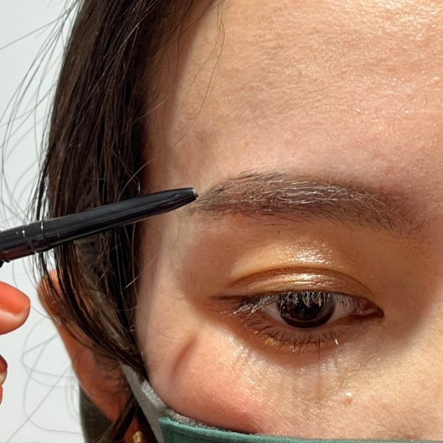 ブロウ ライナー カートリッジ＜眉墨＞の写真