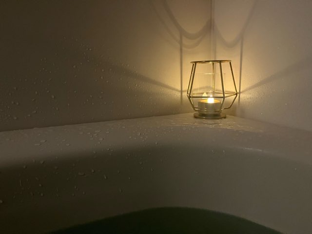 IKEAのキャンドルホルダーを浴室で利用