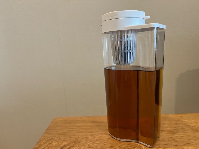 お茶が入った無印良品の冷水筒