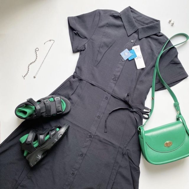 GUのカラーシャツワンピースの物撮り