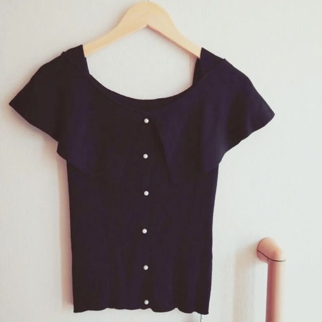 セーラー襟2wayプルオーバーの物撮り