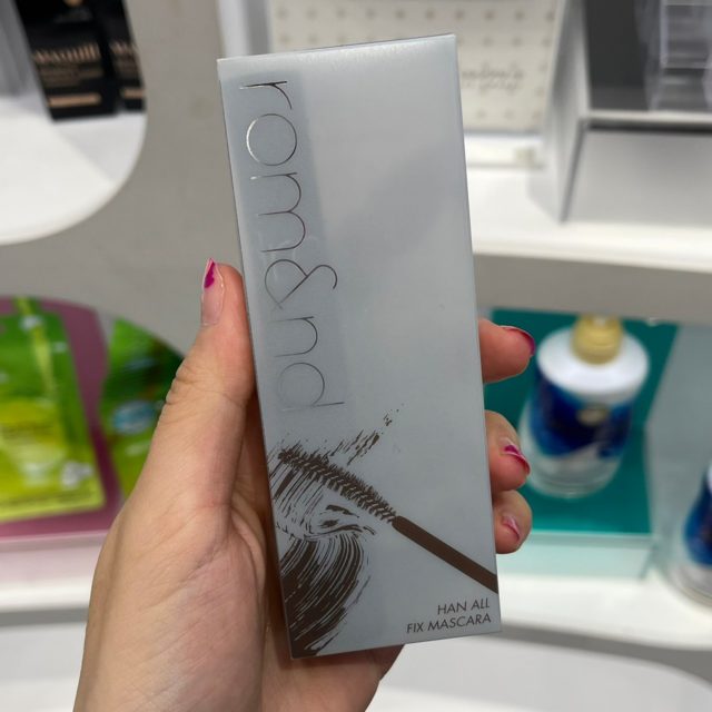 ロムアンド ハンオールフィックスマスカラの写真