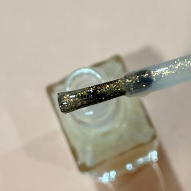 キャンメイクのカラフルネイルズのハケ