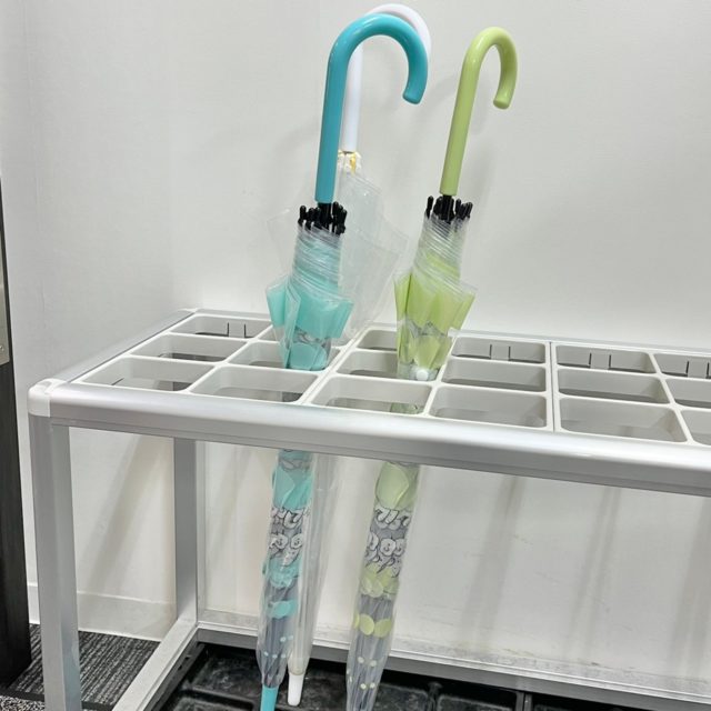 スヌーピーの傘を傘立てに立てたところ