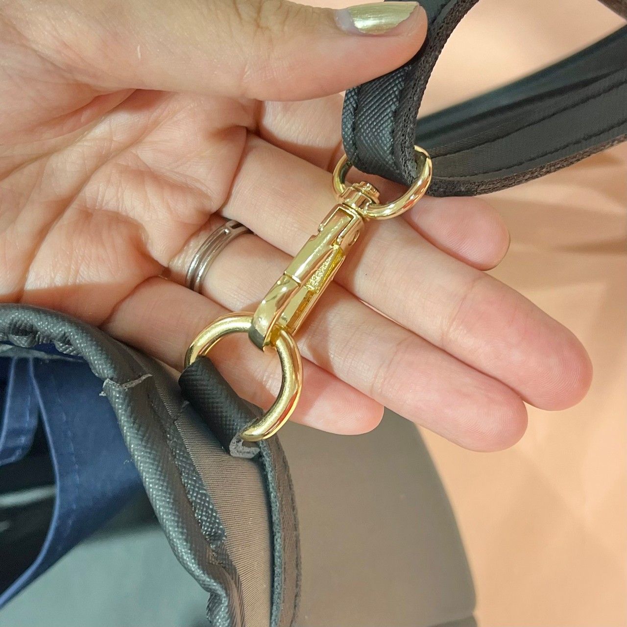 超軽量2wayバッグのショルダーストラップ部分の画像