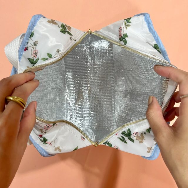 WEDGWOOD保冷バッグ（大）を開けたところ