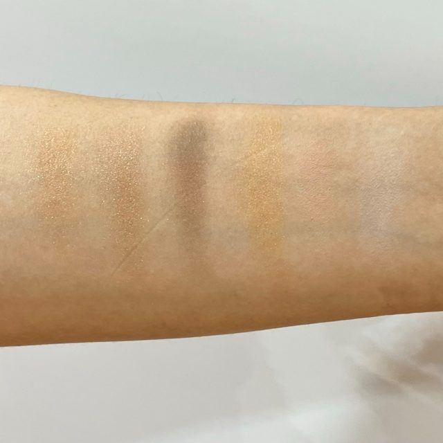 EMODAアイシャドウを腕に塗ったところ