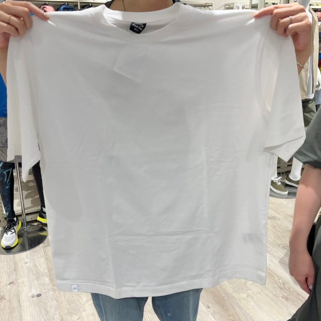 ワークマンのホワイトの「持続冷感-1℃コットンオーバーサイズ5分袖Tシャツ」
