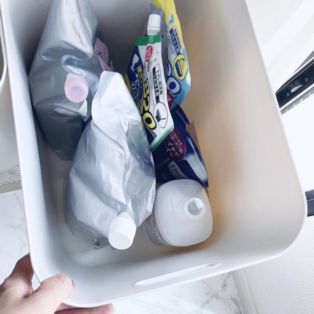 洗剤ストックをケースに入れた写真