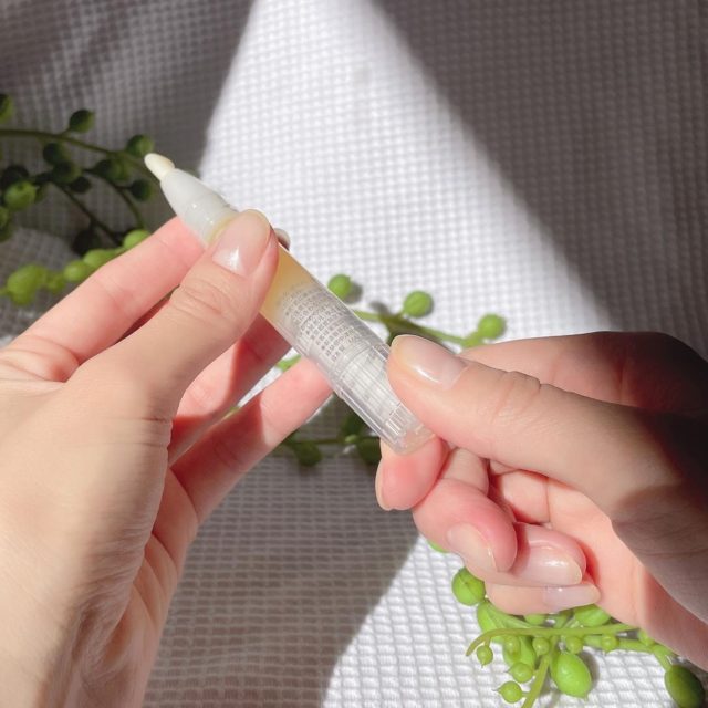 ダイヤルを回している写真