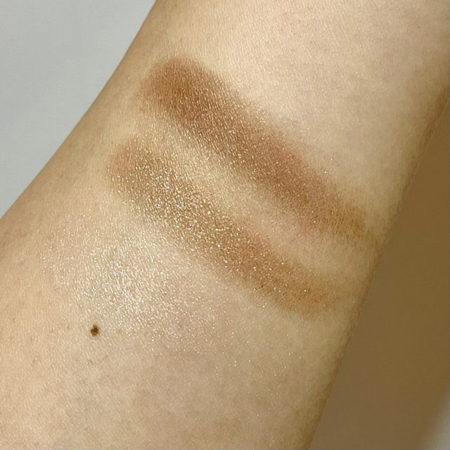 3色を腕に試し塗り