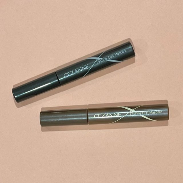 ブラックとブラウンのマスカラ