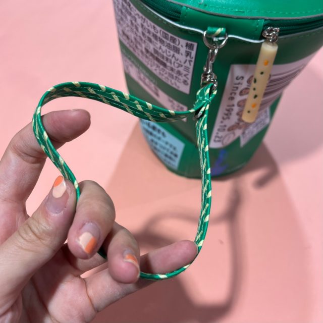 ポーチについているストラップ