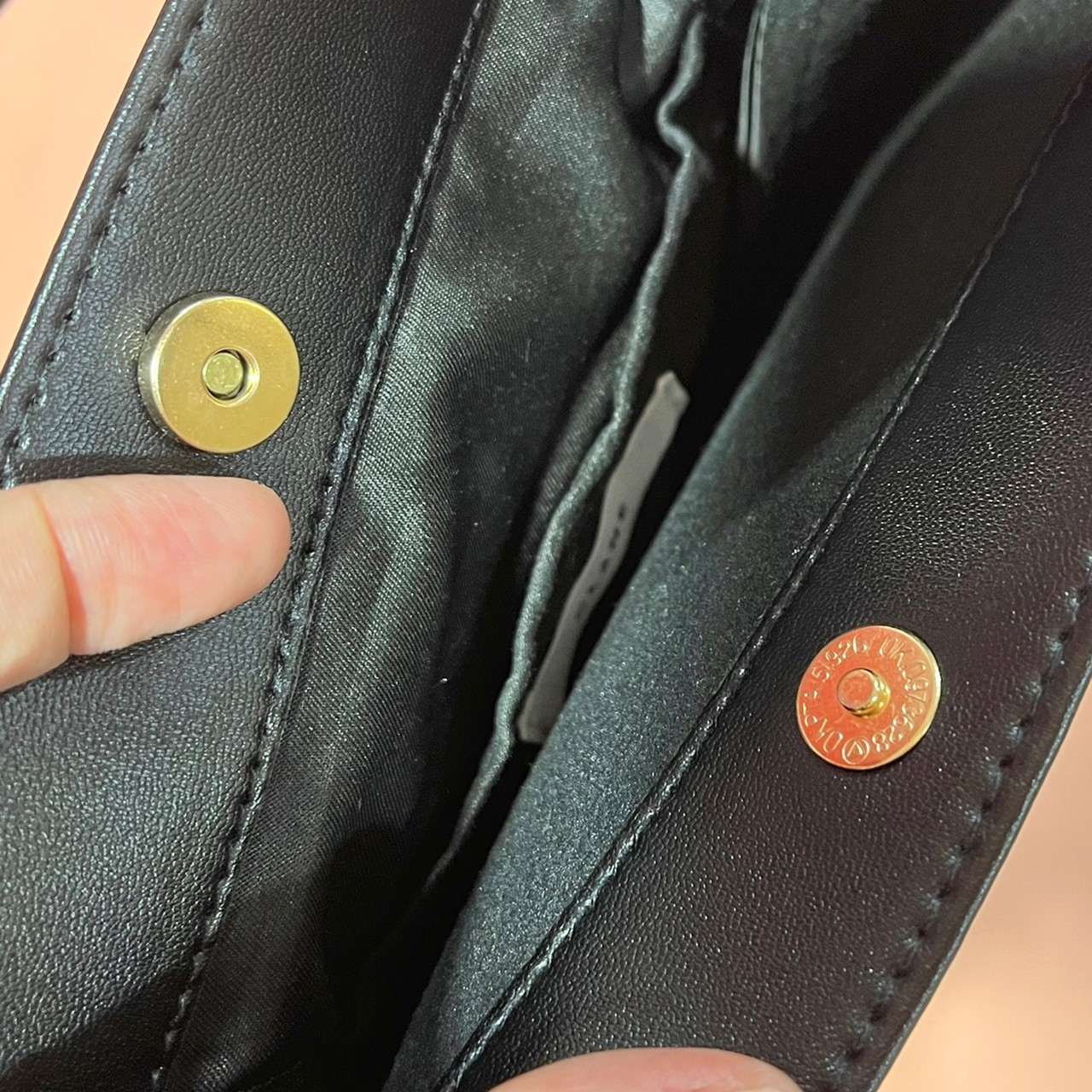 SQUARE TOTE BAGバッグの開け口の画像