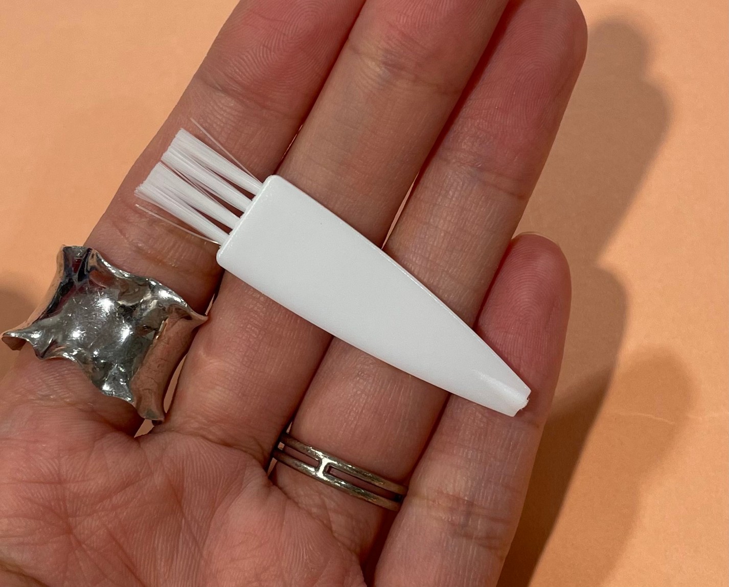 air つるつる美肌シェーバーの付属お掃除ブラシの画像