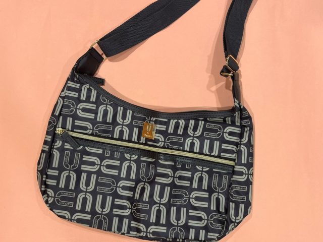 ユー バイ ウンガロ 7 Pockets 軽量ショルダーバッグ