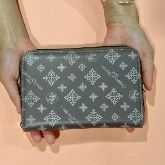 モノグラムケース手持ち