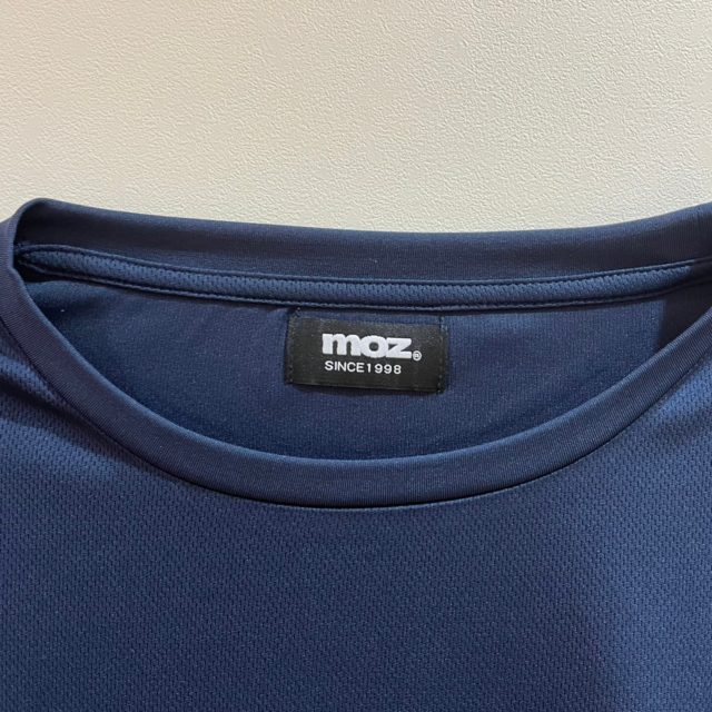 ルームウェアのクルーネック部分の物撮り