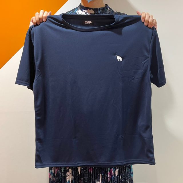 モズのルームウェア、ネイビーのTシャツ