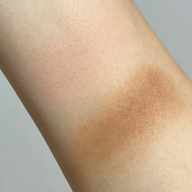 ビオモイスチュアシャドーのスウォッチ