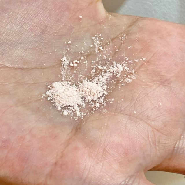 ほんのり血色感でふんわりすべすべウブっぽ肌に