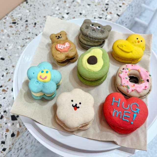 Atmosphereのマカロン8つ