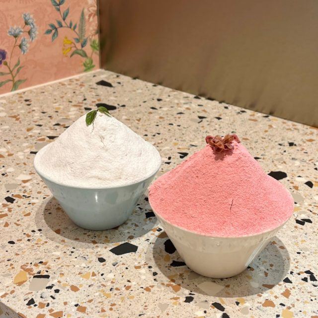 北海氷⽔のミルクピンスとさくらピンスの物撮り