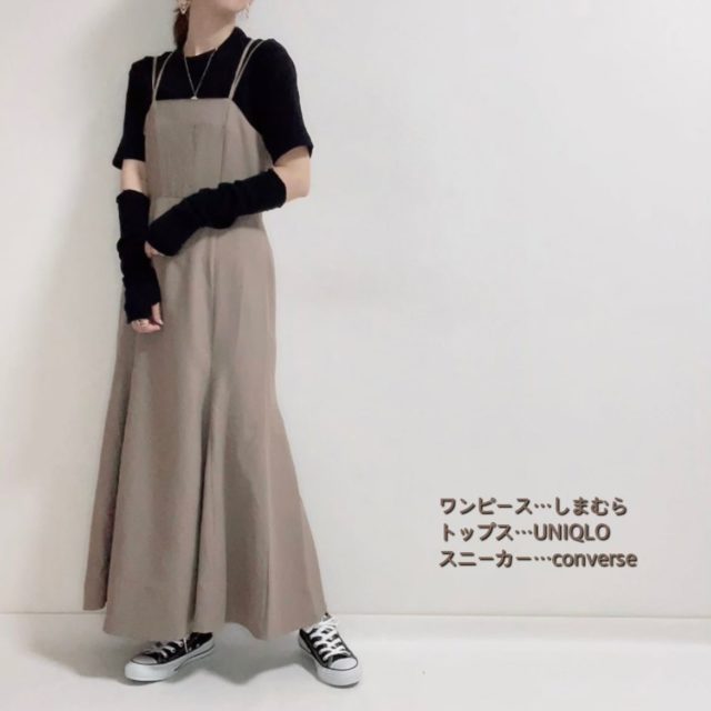トップス×しまむらのブラウンの「マーメイドキャミワンピース」のコーディネート
